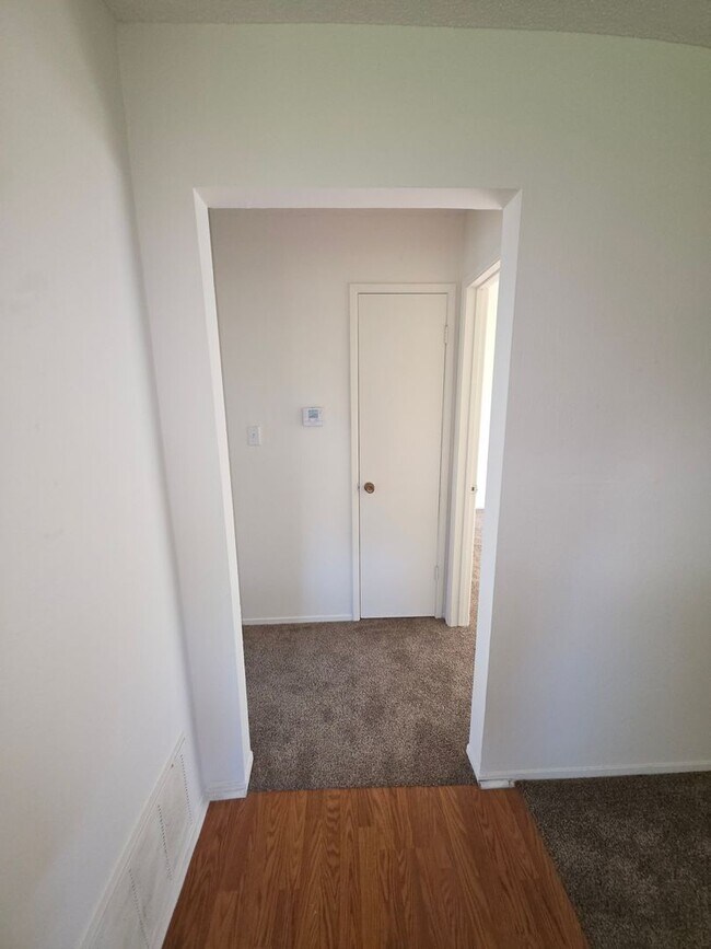 Building Photo - Beautiful 2BR/1BA Condo in Auburn - Move-I...