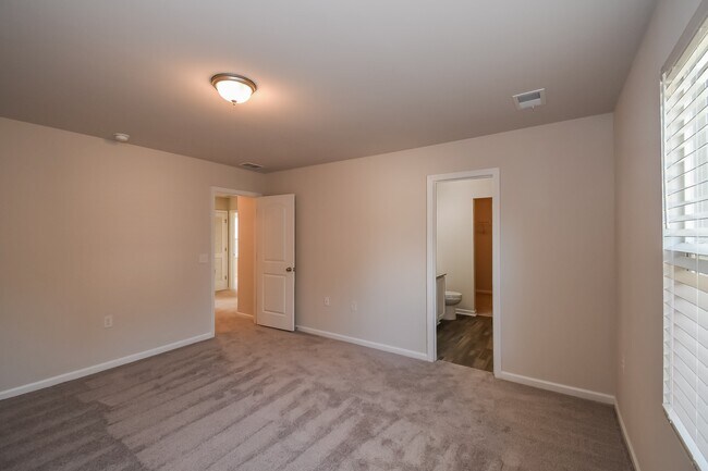 Building Photo - 222 Saddle Brooke Trce