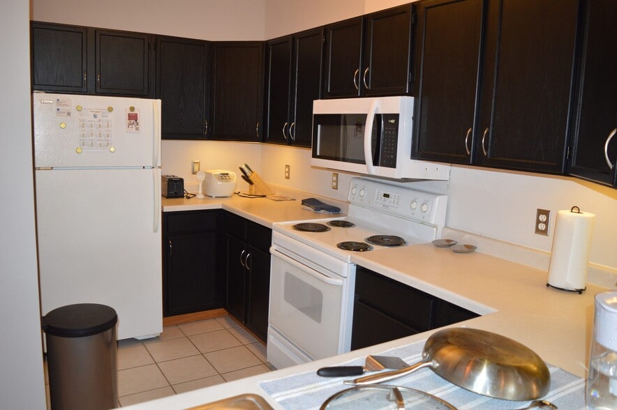 Building Photo - 301 Harbour Town Dr