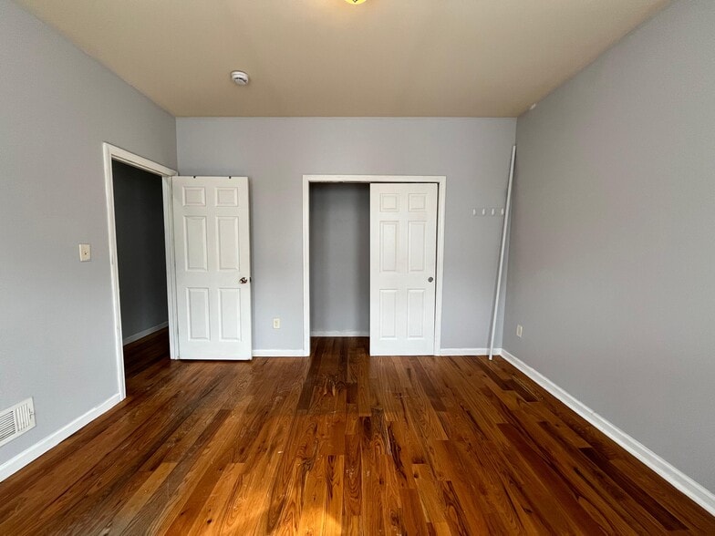 Building Photo - 166 Wilkinson Ave