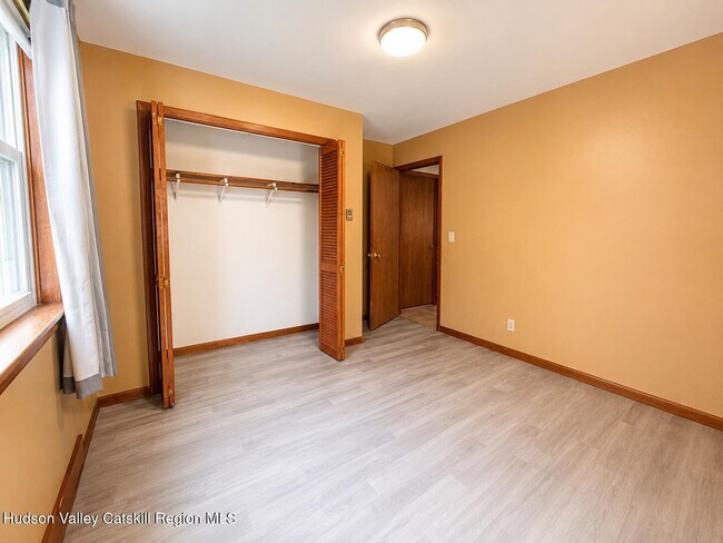 Building Photo - 4302 Genesee Dr