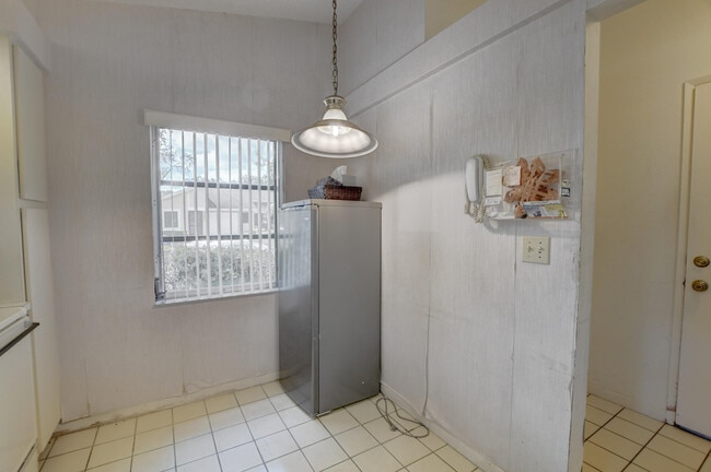 Building Photo - 8089 Springtree Rd