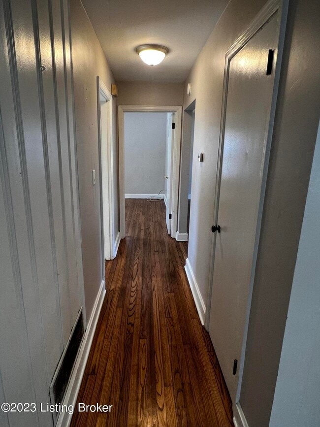 Building Photo - 1002 Meadow Hill Rd