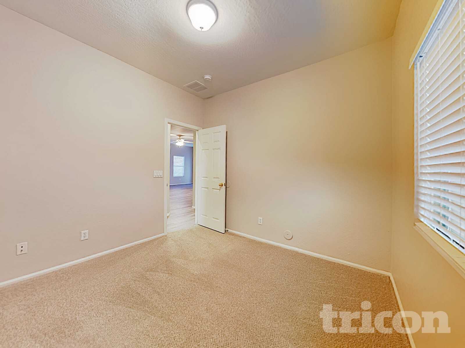 Building Photo - 13732 W Mauna Loa Ln
