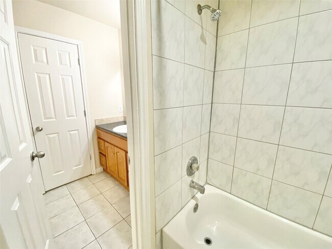 Building Photo - 8001 Rothington Rd