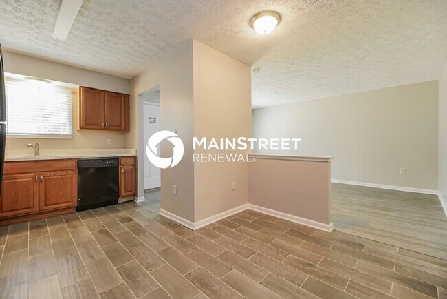 Building Photo - 3 Bedroom Pet-Friendly Home in Reynoldsburg, OH with Main Street Renewal