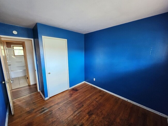 Building Photo - 3 bedroom house