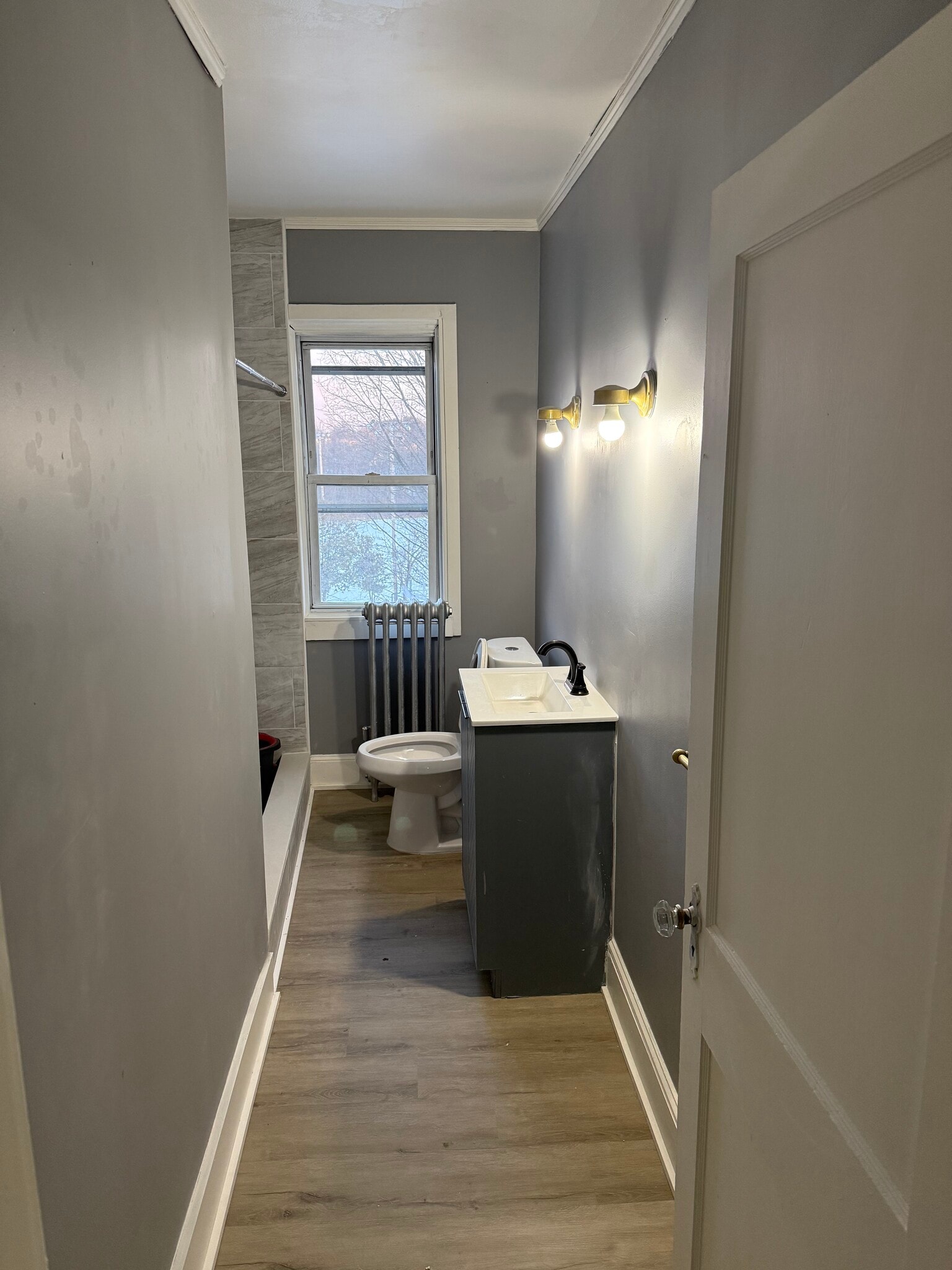 Building Photo - 552 S Main St