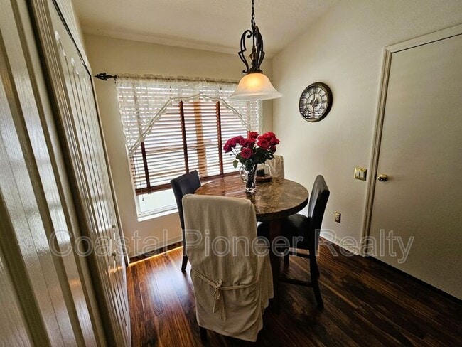 Building Photo - 4521 Gulfwinds Dr