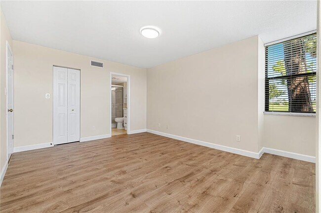 Building Photo - 2073 Skimmer Ct