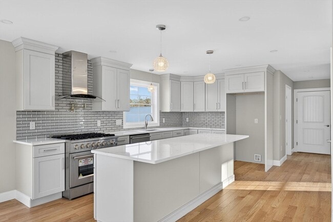 Building Photo - 3 Earle St