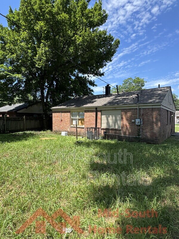 Building Photo - 1604 Echles St