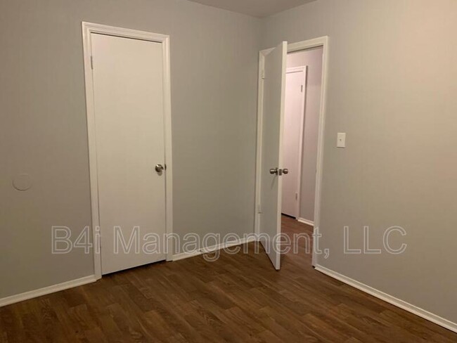 Building Photo - 3025 Sprucewood Dr