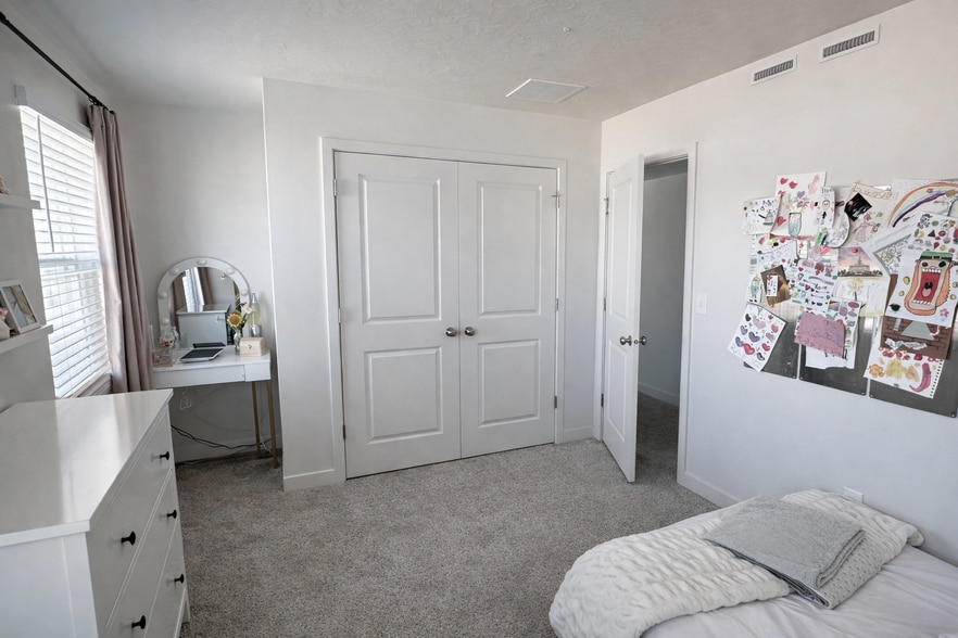 Building Photo - 634 W 1370 S