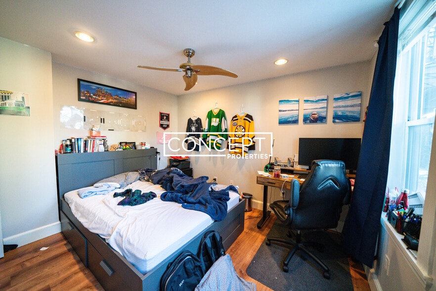 Building Photo - 154 Calumet St