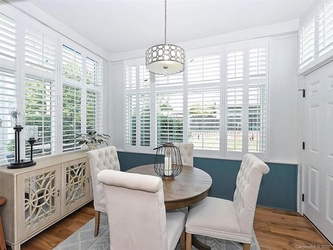 Building Photo - 2501 Roswell Ave