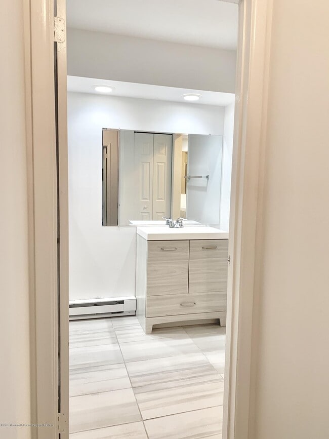 Building Photo - 31 Lexington Ct