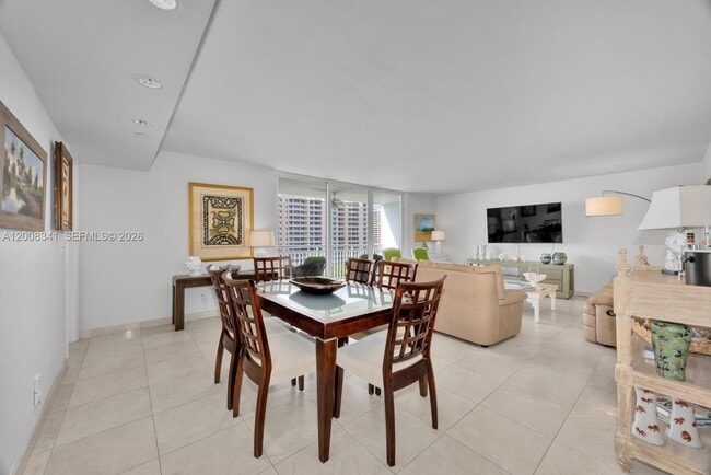 Building Photo - 607 Ocean Dr