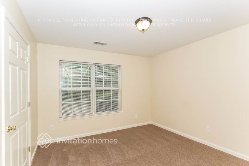 Building Photo - 7004 Glen Valley Way