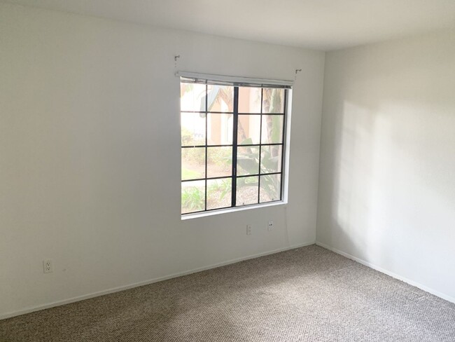 Building Photo - Rancho Bernardo 1 Bedroom Condo For Lease ...