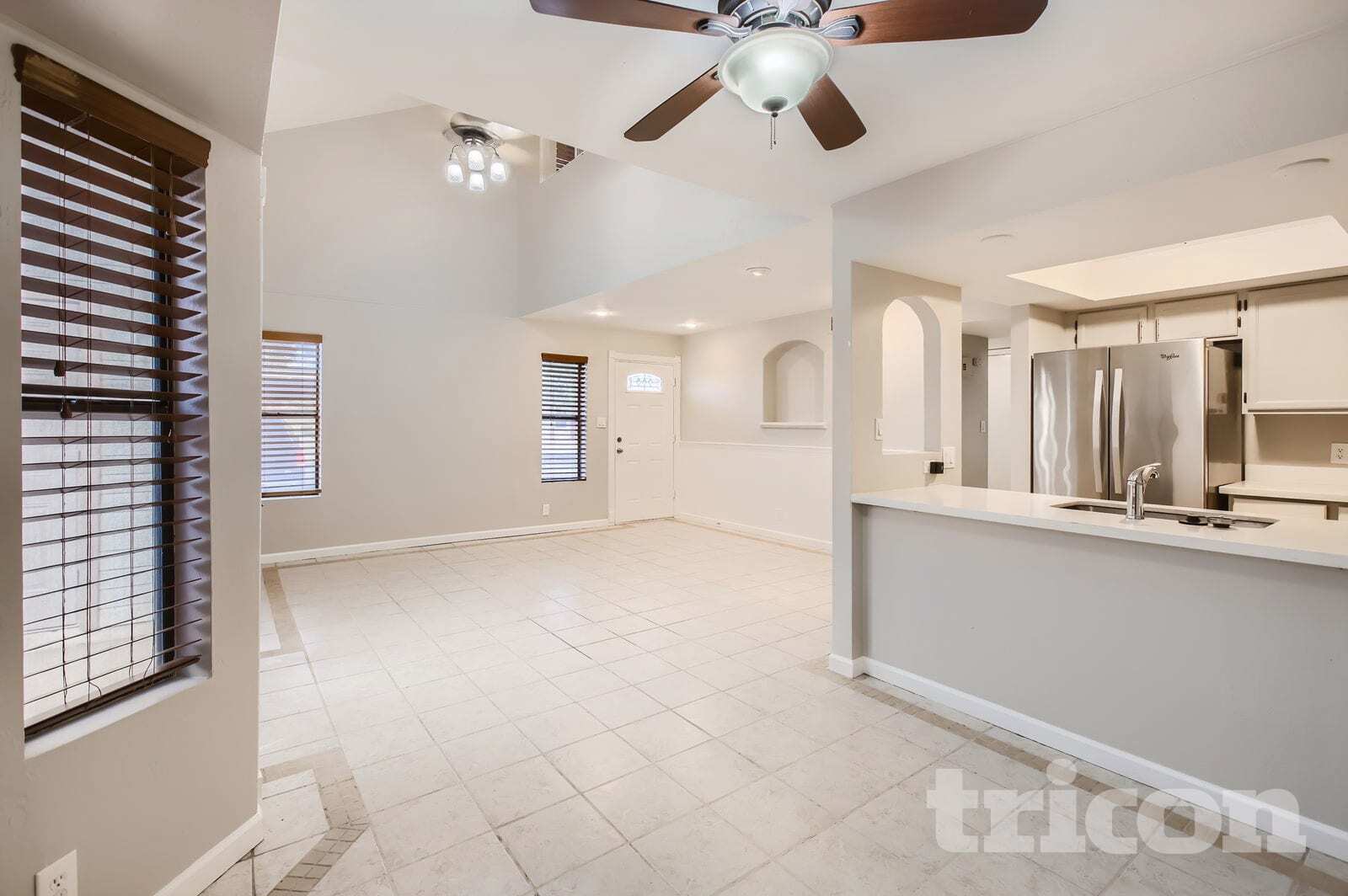 Building Photo - 2455 E Broadway Rd