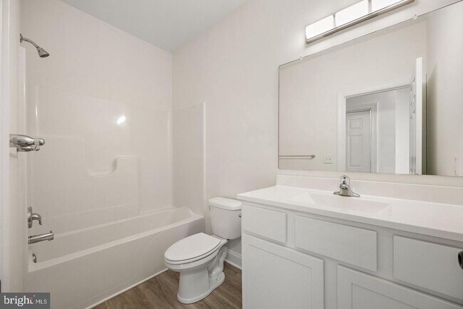 Building Photo - 611 Pony Ln