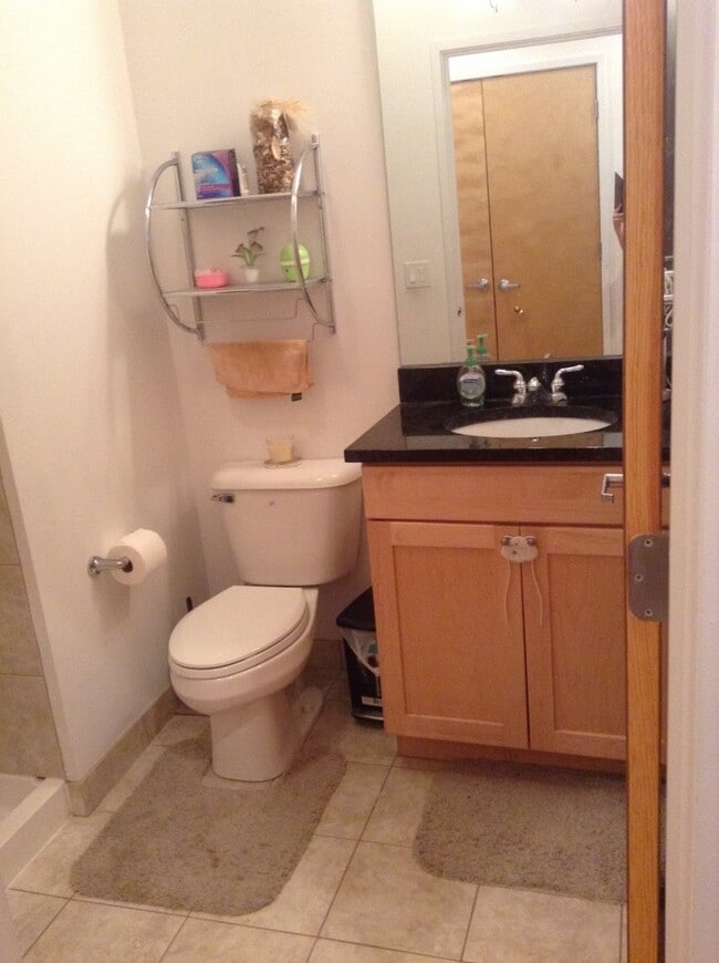 Building Photo - 2224 W Madison St