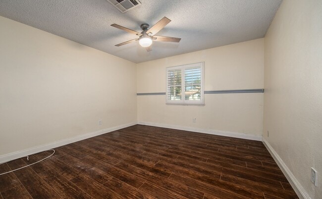 Building Photo - Beautiful Single Story 3 Bedroom with Solar Panels