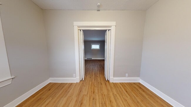 Building Photo - 4420 Bush Ave