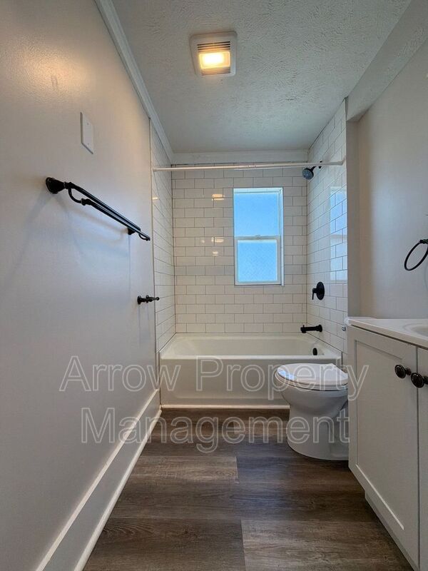 Building Photo - 926 A St