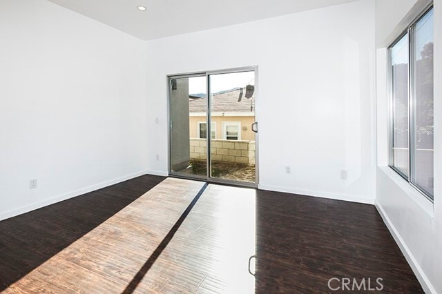 Building Photo - 3240 Montrose Ave