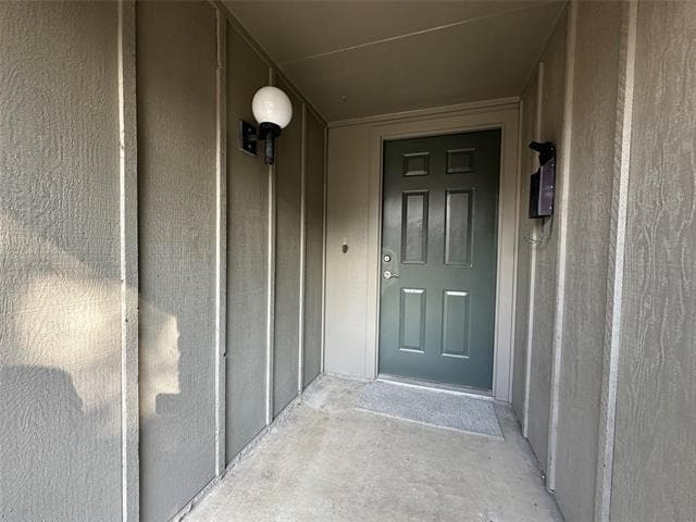 Building Photo - 306 Towne House Ln