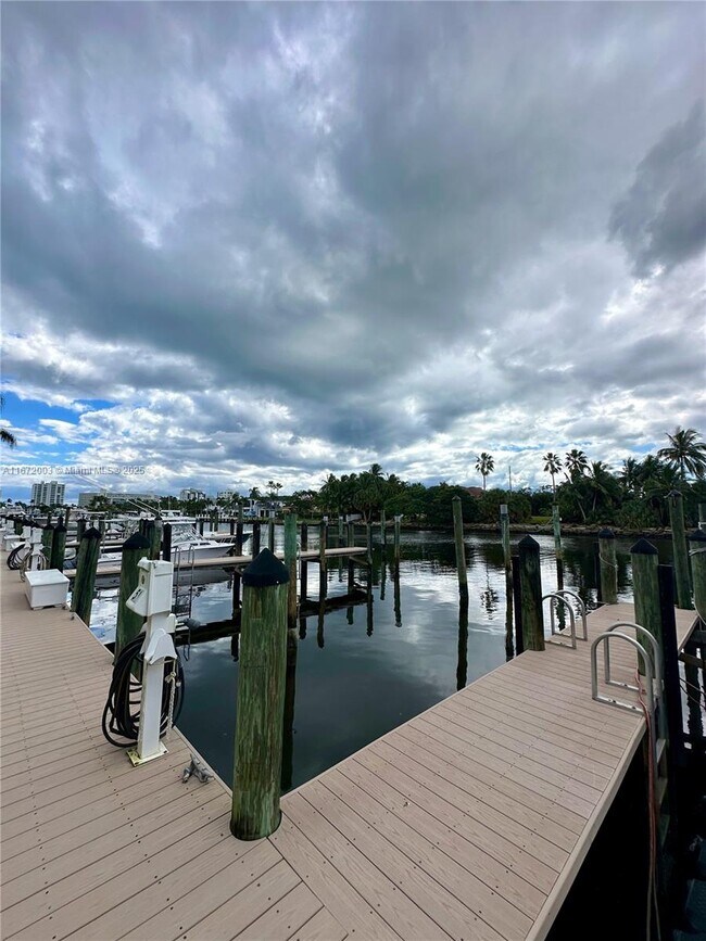 Building Photo - 240 Captains Walk