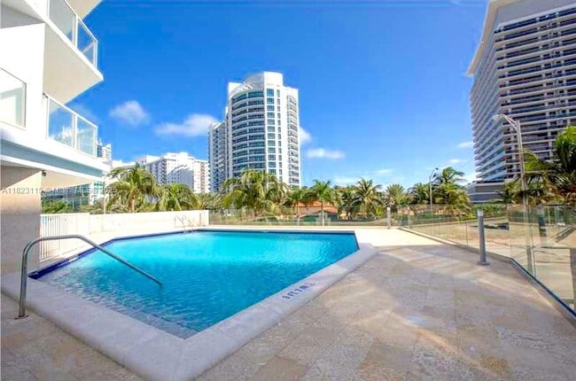 Building Photo - 5900 Collins Ave