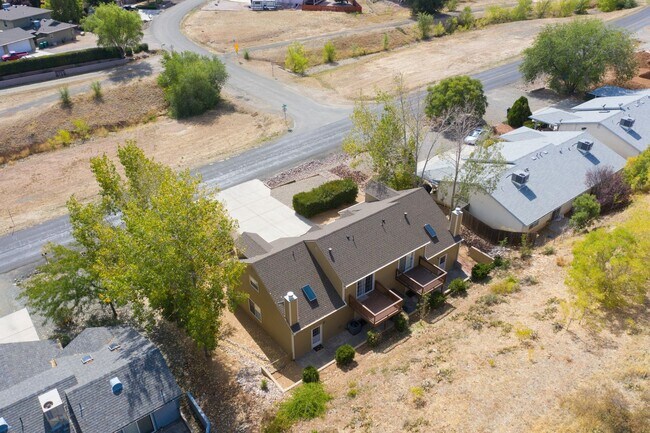 Building Photo - 9100 E Lakeshore Dr
