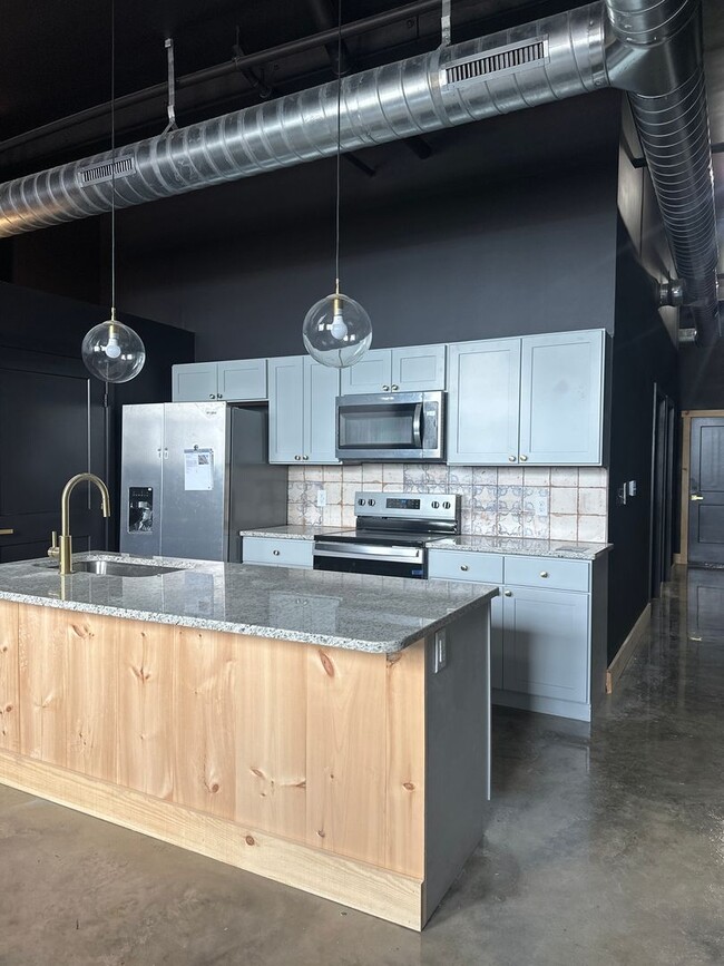 Building Photo - 2 bedroom/1 bathroom NEW LUXURY apartment in Red Lion, PA