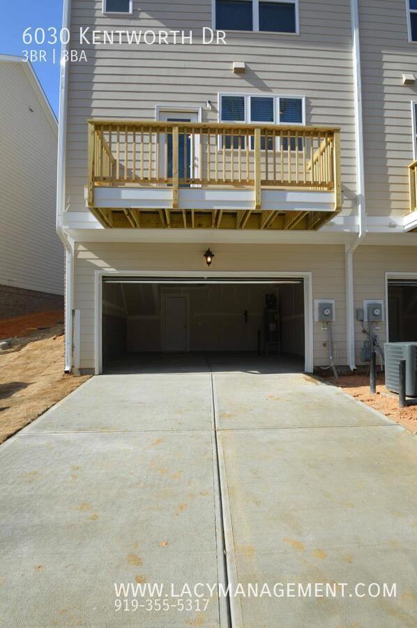 Building Photo - 6030 Kentworth Dr