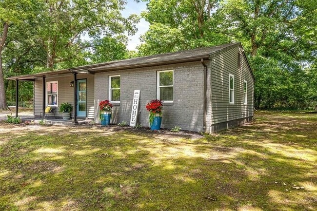 Building Photo - 4701 Lucinda Ln