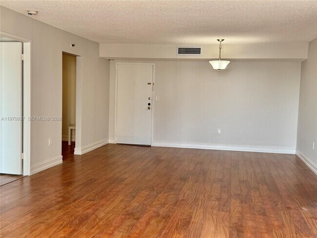 Building Photo - 210 174th St