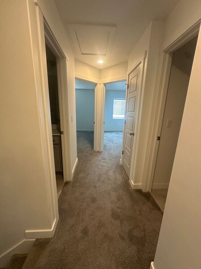 Building Photo - Gorgeous South Jordan Property!!!