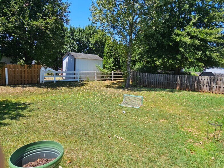 Building Photo - 162 Glenn Allen Rd