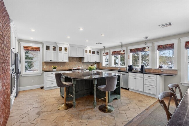 Building Photo - 27 Lower Dam Way