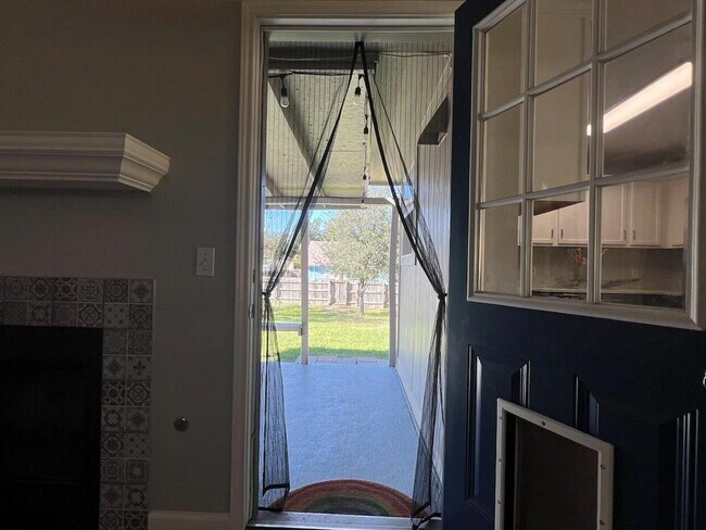 Building Photo - 223 Dana Dr