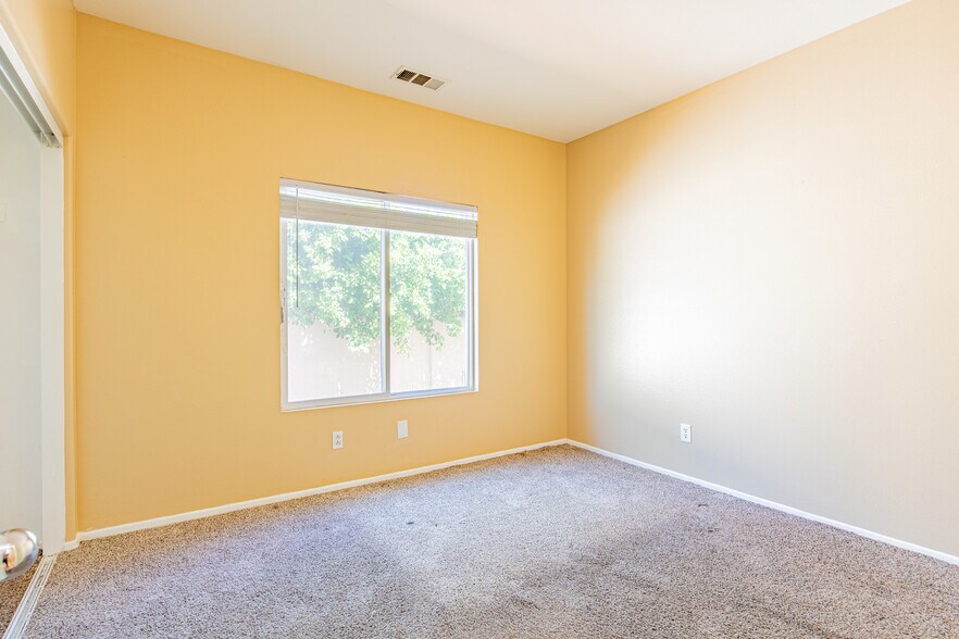 Building Photo - 64310 Appalachian St