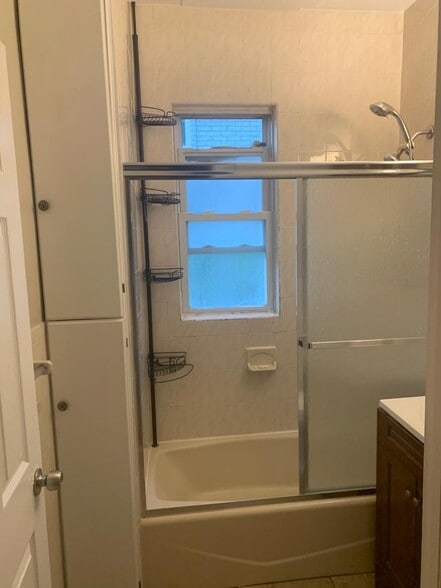 Bathroom - 9032 138th Pl