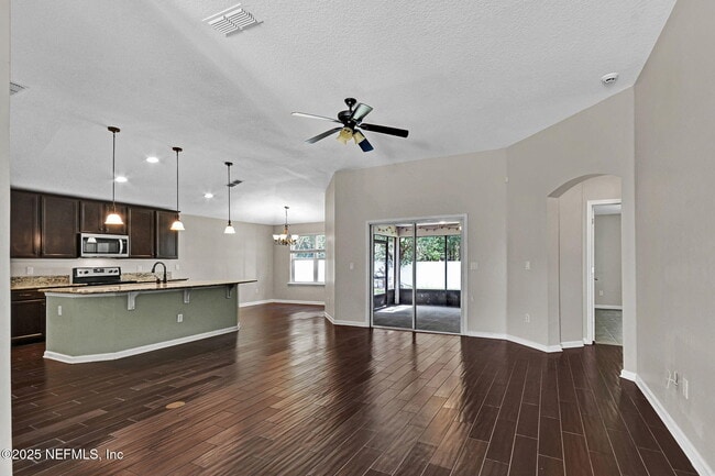 Building Photo - 157 Terracina Dr