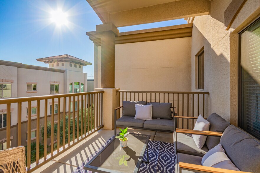 Building Photo - 5450 E Deer Valley Dr