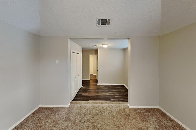 Building Photo - 10435 Goodrum Rd