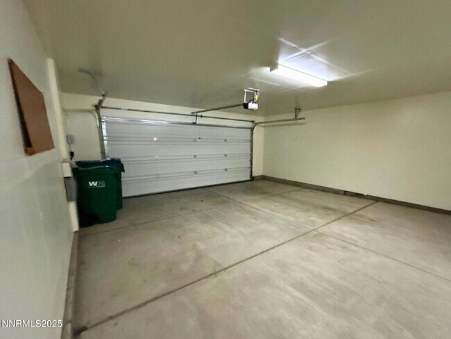 Building Photo - 7635 Souverain Ln