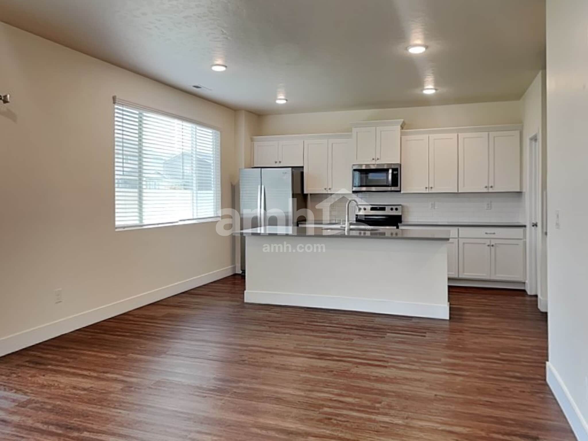 Building Photo - 9472 W Chino St